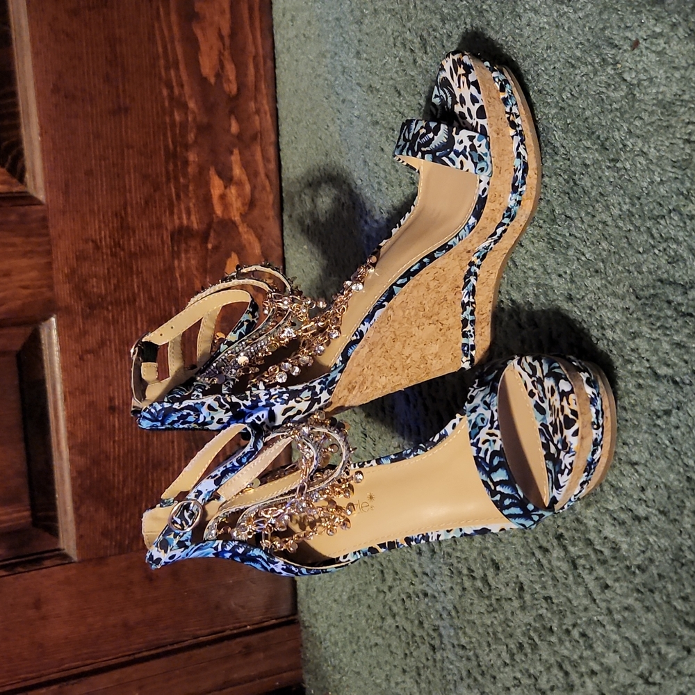 Wedge sandals